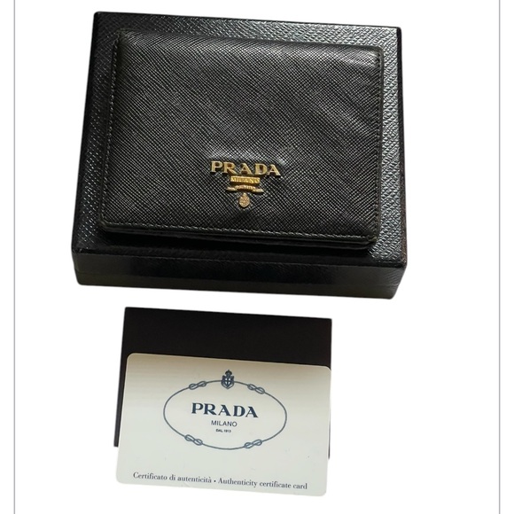 Low start Prada Unisex Wallet with Box and Authentication Card-Preowned - Picture 1 of 8